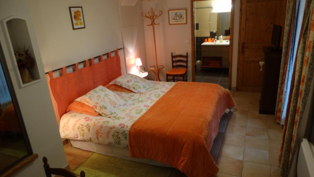 Les Glycines Bed & Breakfast Cheyssieu Exterior photo