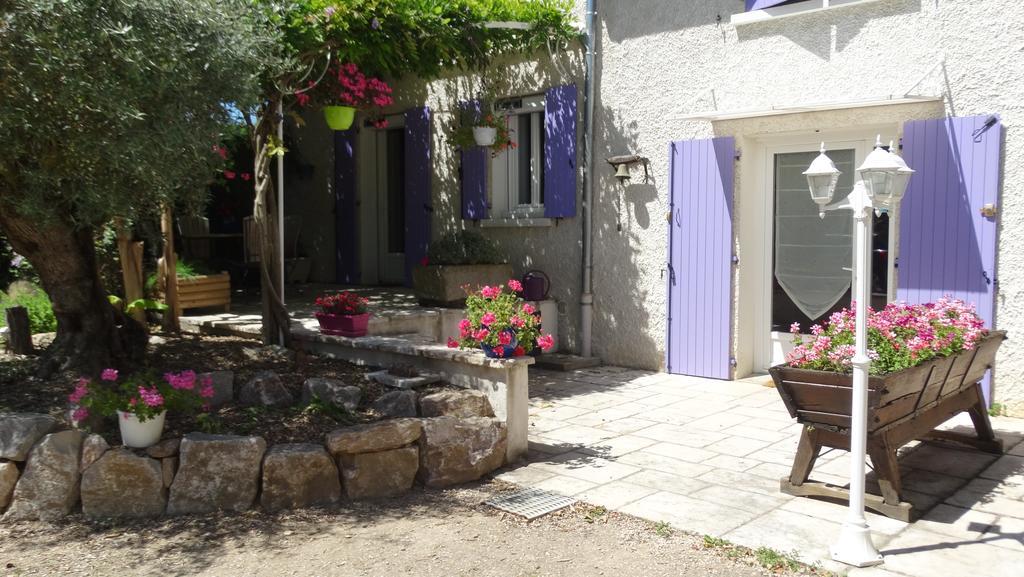 Les Glycines Bed & Breakfast Cheyssieu Exterior photo